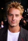 Justin Hartley photo